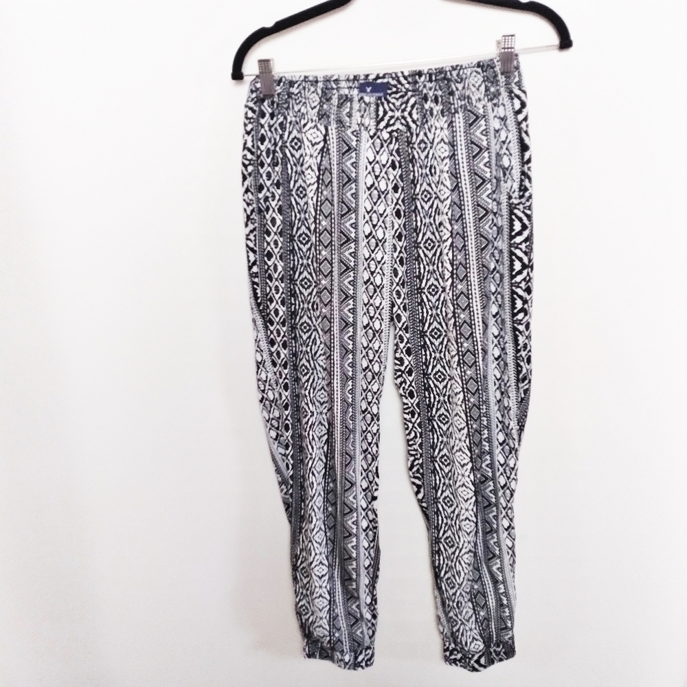 American Eagle Black and White Batik Print Boho Elastic Waist Pants